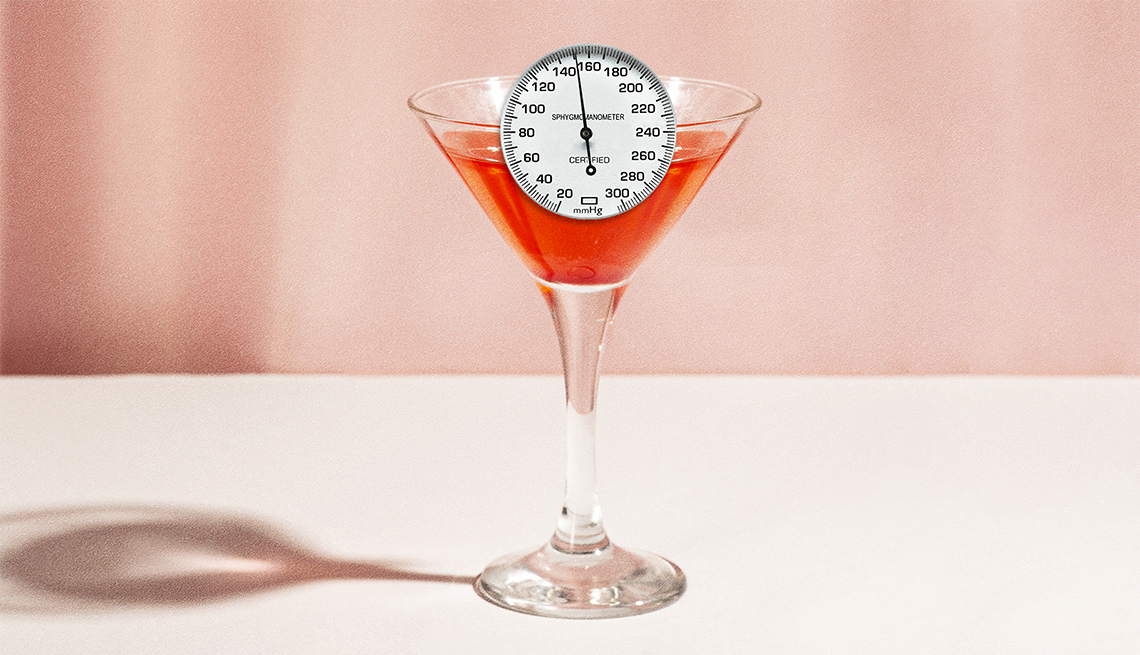 Can alcohol consumption raise blood pressure?