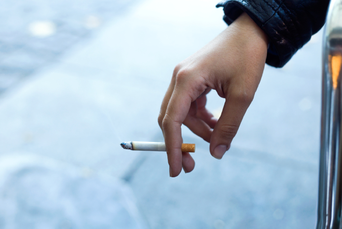 Tobacco, a threat to oral health: advice and prevention from the dental office