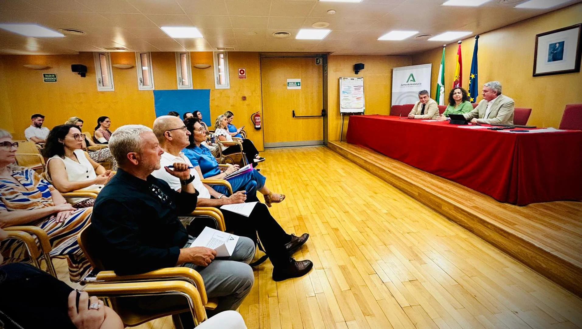The Ministry of Health allocates 700,000 euros to open three dental health clinics in Almería